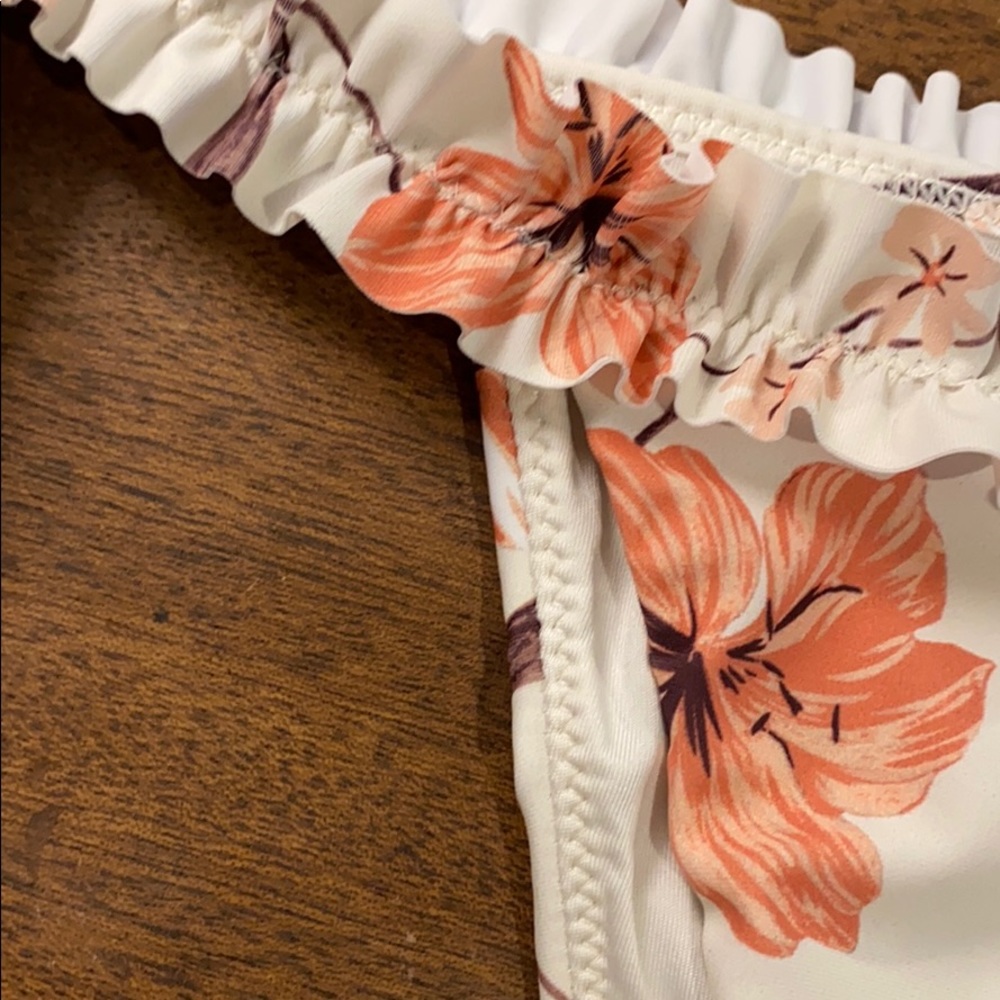 Lora Beige Ruched Bikini set - Picture 4 of 8